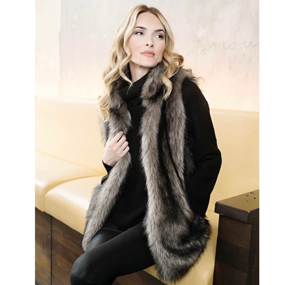 Faux Fur Hook Vest Grey Wolf US 4 - Cruelty Free